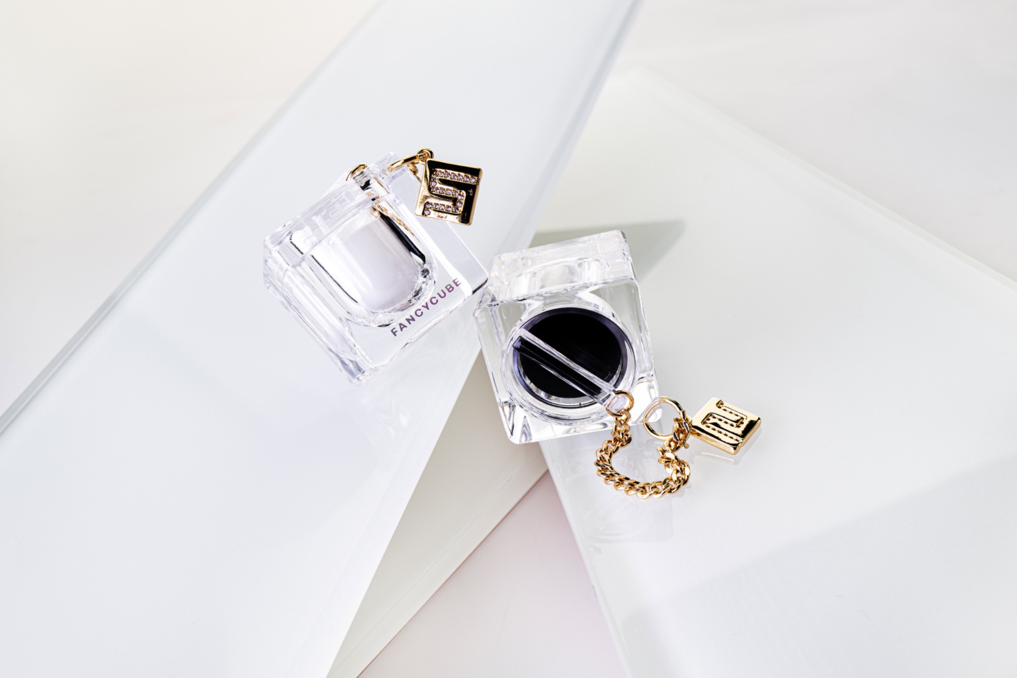 FancyCube minimal transparent product visual